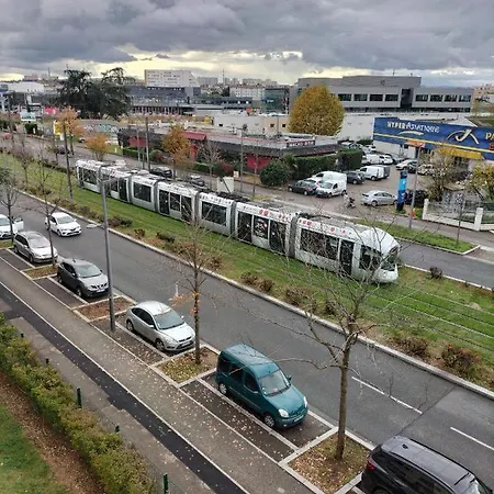 Jolie Proche Tramway Apartment